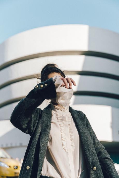 Maxi Coat Guggeheim-Grey_Long_Coat-Ruffled_Shirt-Guess_Jeans-Valentino_Shoes-Chanel_Vintage_Bag-Outfit-Look_Of_The_Day-NY-44