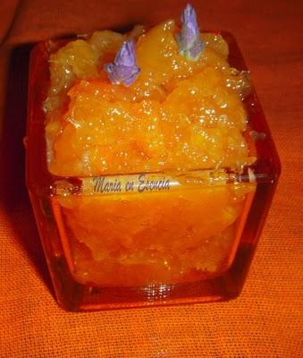 Mermelada de naranja y plátano con toque de lavanda Mermelada de naranja y plátano con toque de lavanda