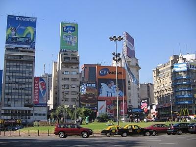 Raices, arraigos y desarraigos: Manolito (I Parte, la partida y sus circunstancias) Raices, arraigos y desarraigos: Manolito (I Parte, la partida y sus circunstancias)