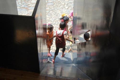 Playing box at the South end. Puente escuela | Bridge School