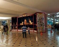 EL MAYOR RETABLO DE NAVIDAD EN Jockey Plaza. EL MAYOR RETABLO DE NAVIDAD EN Jockey Plaza.