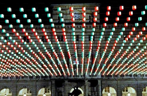 Postales de Turín (ii) Luci d'Artista, Tappeto Volante di Daniel Buren in piazza Palazzo ci Città