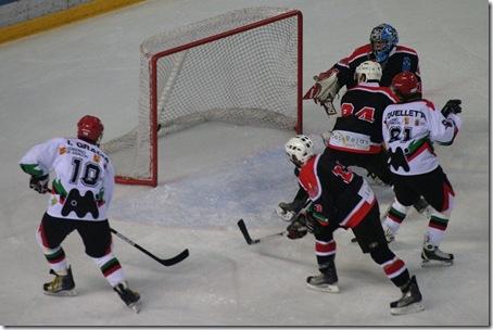 Hockey HIELO: Aramón Jaca ganó a Majadahonda por 9-4.