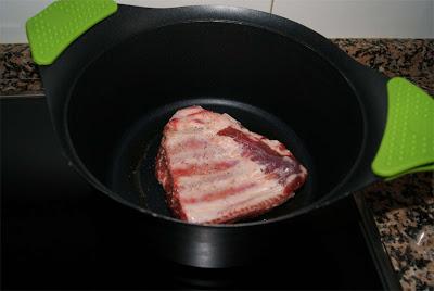 Costillas a la crema de vino tinto paso 1 Costillas a la crema de vino tinto paso 1