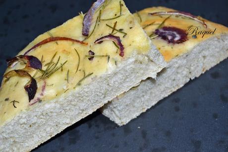 Focaccia con Cebolla Morada y Romero