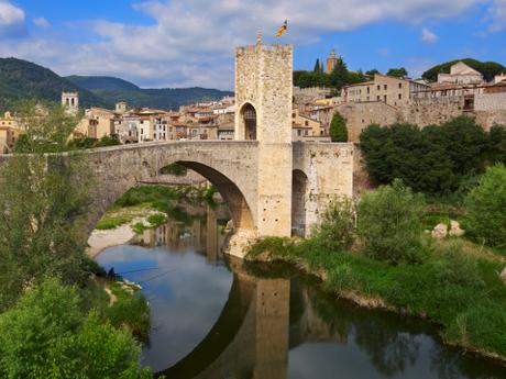 5 destinos para pasar una Navidad de cuento Visitar Besalú, España Navidad