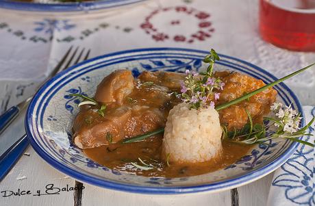 Manitas de Cerdo con Salsa de Tomate