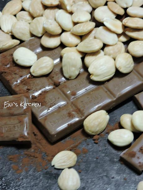 Turron de chocolate, almendras y naranjas confitadas!