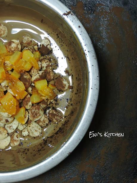 Turron de chocolate, almendras y naranjas confitadas!