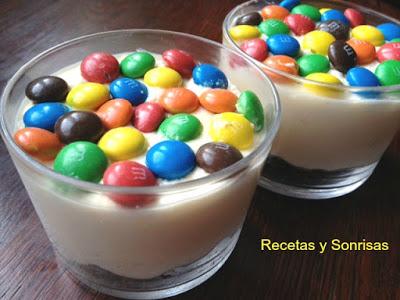 CHEESECAKE CON M&M´s CHEESECAKE CON M&M´s