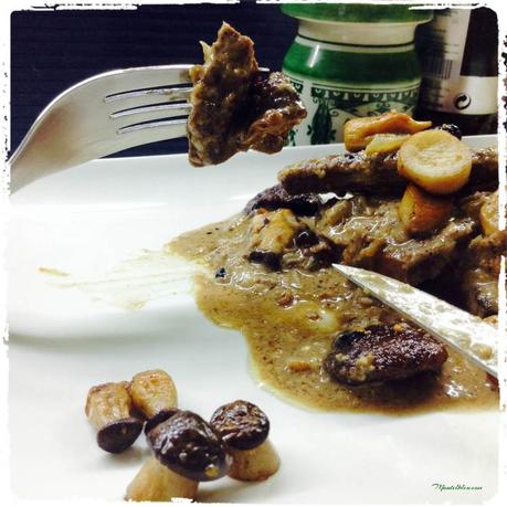 Hígado en salsa con setas salteadas Hígado en salsa con setas salteadas 5