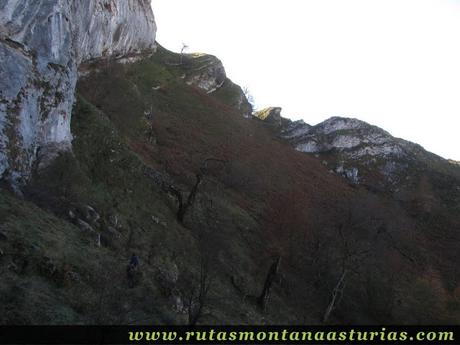 Senda del Cartero, Peña Salón y Sedo Vibolines: Atravesando ladera norte