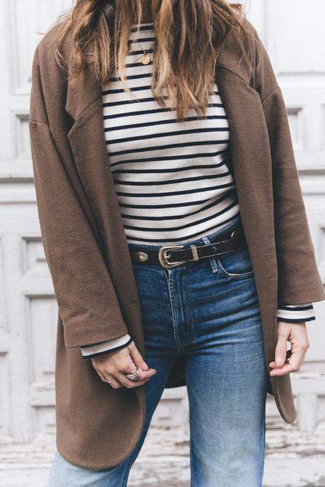 MotherDenim-Cropped_Jeans-Striped_Top-Grey_Hat-Camel_Coat-Black_Booties-Vintage_Belt-Outfit-Street_Style-17