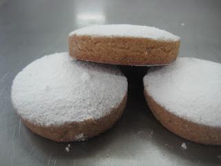 SURTIDO DULCES NAVIDEÑOS (Mantecados y polvorones) SURTIDO DULCES NAVIDEÑOS (Mantecados y polvorones)