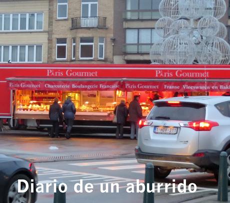 Bruselas: El mercado de la Plaza Meudon y un cementerio convertido en parque infantil Bruselas: El mercado de la Plaza Meudon y un cementerio convertido en parque infantil