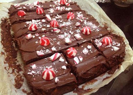 postres chocolate recetas para muchos recetas postres festivos holiday fudge brownies Fudge brownie navideño recetas rápidas recetas faciles recetas postres delikatissen ganache de chocolate candy cane postres chocolate recetas para muchos recetas postres festivos holiday fudge brownies Fudge brownie navideño recetas rápidas recetas faciles recetas postres delikatissen ganache de chocolate candy cane