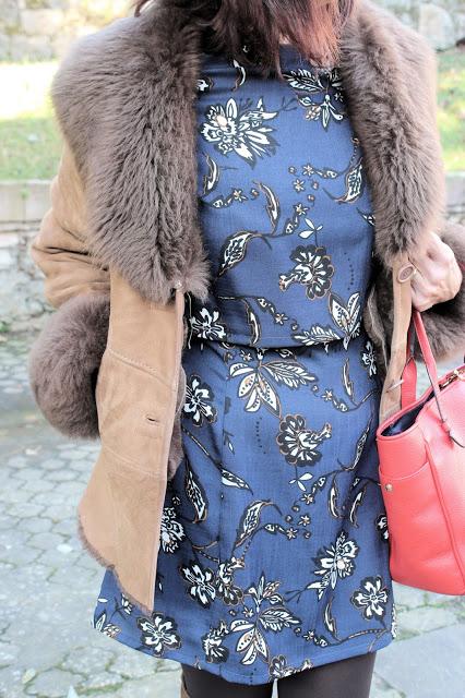 MIS LOOKS- VESTIDO AZUL ESTAMPADO