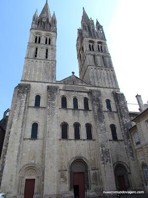 Caen; renacida desde los escombros