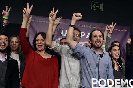 Podemos y Ciudadanos derriban bipartidismo en España.