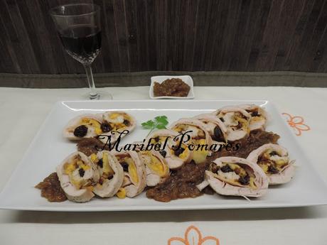 Pechuga de pavo rellena con cebolla caramelizada. Pechuga de pavo rellena con cebolla caramelizada.