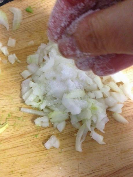 NACHOS CON GUACAMOLE Y SALMÓN NACHOS CON GUACAMOLE Y SALMÓN