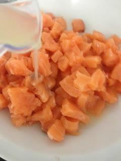 NACHOS CON GUACAMOLE Y SALMÓN NACHOS CON GUACAMOLE Y SALMÓN