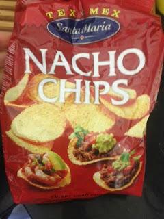 NACHOS CON GUACAMOLE Y SALMÓN NACHOS CON GUACAMOLE Y SALMÓN