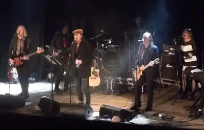 Dave y Ray Davies de The Kinks vuelven a actuar juntos después de 20 años