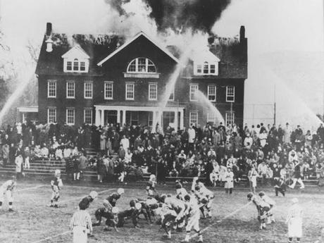 Ordenando las prioridades. Un partido de futbol americano. Ordenando las prioridades. Un partido de futbol americano.