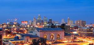 Country Urbano (XXVII) Downtown Kansas city at night from the Liberty Memorial