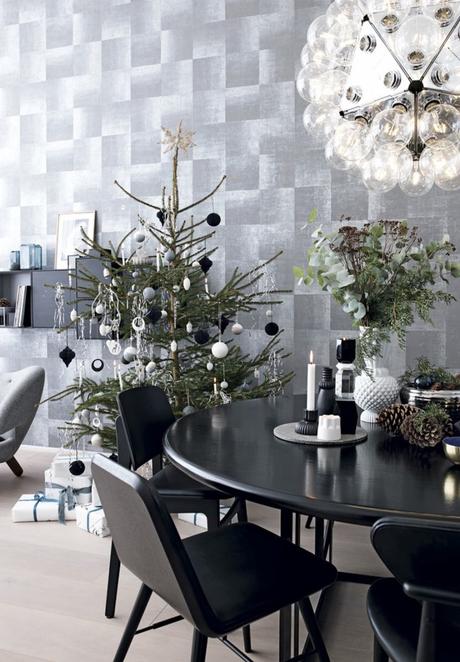 DECO | Un pequeño y precioso piso con la decoración navideña en blanco y negro