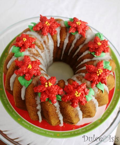 Bundt Cake de Camote, Pisco y Pecanas con Flores Navideñas de Butterceram