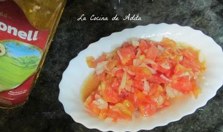 Ensalada con huevos cuadrados, y queso a la plancha Ensalada con huevos cuadrados, y queso a la plancha