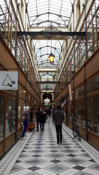 Sábado en París: Les Halles, Isla de Notre Dame, Saint Germain de Pres, Montmartre PARIS-LES HALLES