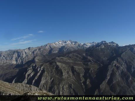 Vista de Picos de Europa desde Carriá