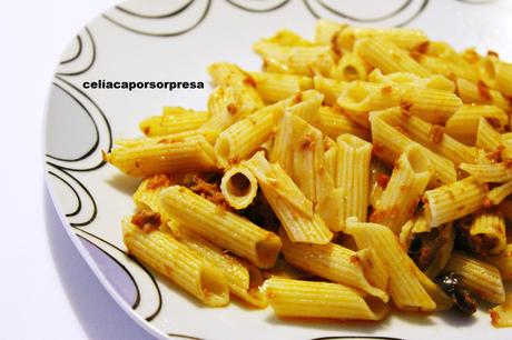 PLUMAS CON SALSA MARINARA CON ATÚN pasta-con-salsa-marinara-con-atún