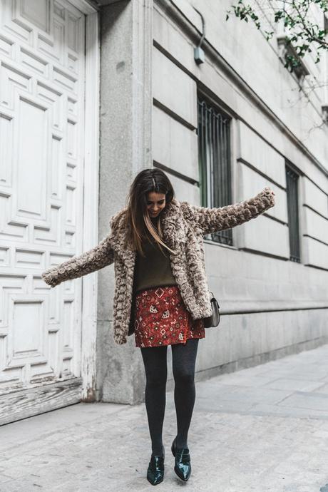 Faux_Fur_Coat-Boho_Skirt-Formula_Joven-Loafers-Outfit-Street_Style-Collage_Vintage-14