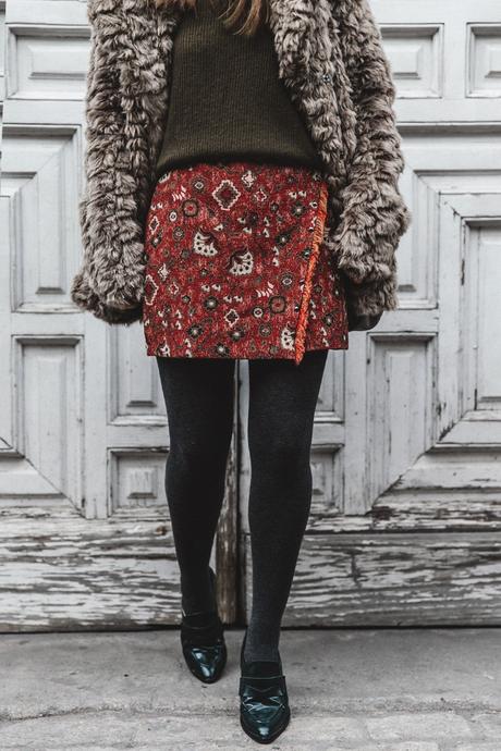 Faux_Fur_Coat-Boho_Skirt-Formula_Joven-Loafers-Outfit-Street_Style-Collage_Vintage-42