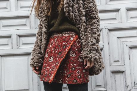 Faux_Fur_Coat-Boho_Skirt-Formula_Joven-Loafers-Outfit-Street_Style-Collage_Vintage-80