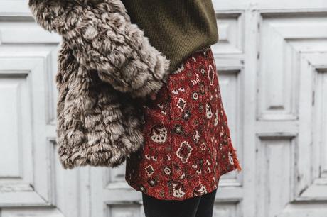 Faux_Fur_Coat-Boho_Skirt-Formula_Joven-Loafers-Outfit-Street_Style-Collage_Vintage-86
