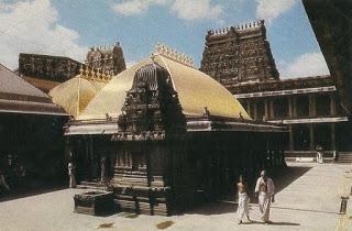 Los antiguos hindúes Templos estan en una línea recta