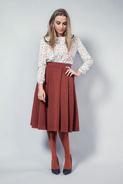 falda midi color marsala