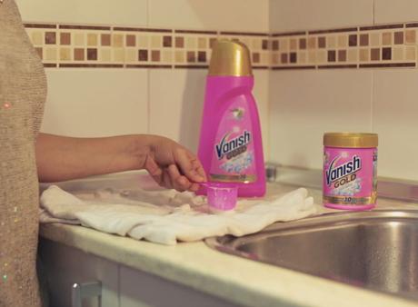 Cómo quitar manchas resecas de maquillaje y otro tipo de manchas Cómo quitar manchas resecas de maquillaje y otro tipo de manchas