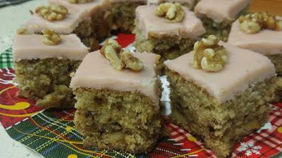 BROWNIE DE CHOCOLATE BLANCO Y NUECES. Delicioso y muy fácil.