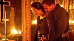 Crítica de “Macbeth” (2015) Manu Zapata_El cine (de estreno) fácil de leer_vivazapata.net_MACBETH_Fassbender y Cotillard abrazados