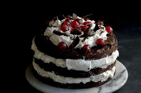 TARTA SELVA NEGRA - CHOCOLATE Y CEREZAS