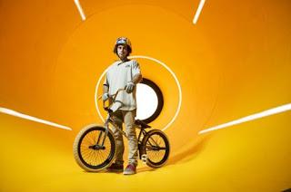 Red Bull y Sony se unen para crear un sorprendente video sobre BMX