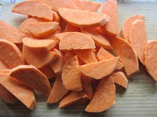 CHIPS ESPECIADAS DE BONIATO ROJO CHIPS ESPECIADAS DE BONIATO ROJO