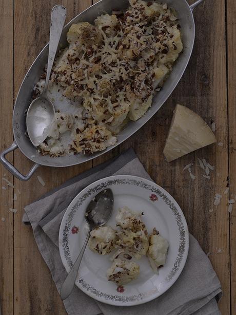 COLIFLOR GRATINADA CON ALMENDRAS Y QUESO CURADO COLIFLOR GRATINADA CON ALMENDRAS Y QUESO CURADO