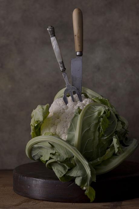 COLIFLOR GRATINADA CON ALMENDRAS Y QUESO CURADO COLIFLOR GRATINADA CON ALMENDRAS Y QUESO CURADO